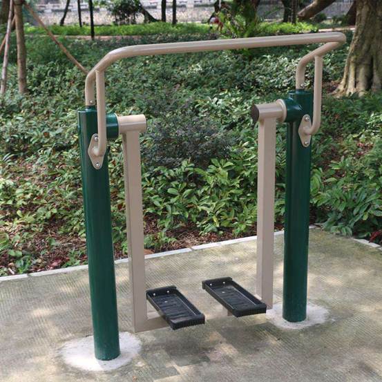 中铁上海局指挥中心的健身路径和灯光篮球场 中铁上海局指挥中心的健身路径和灯光篮球场